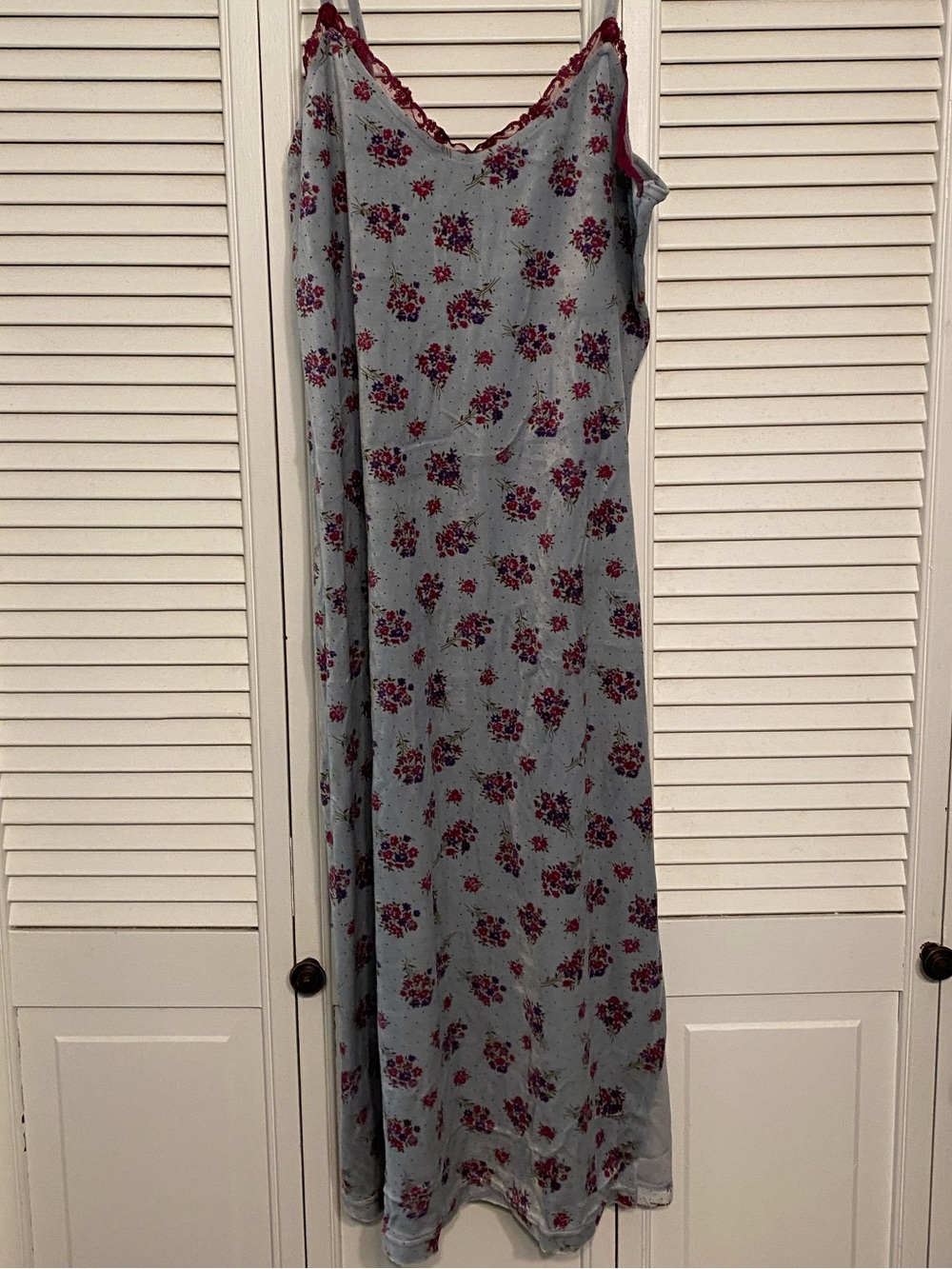 Relativity Gray Floral nightgown with Burgundy Accents